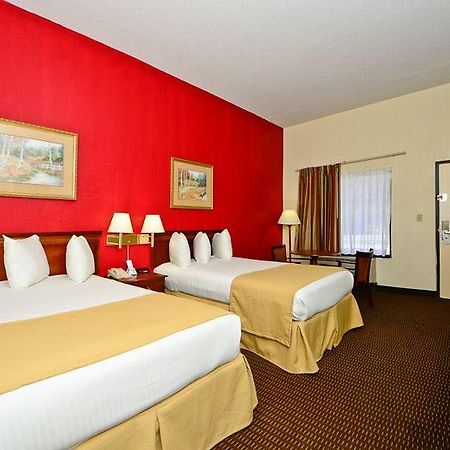 Manchester Heritage Inn & Suites Экстерьер фото