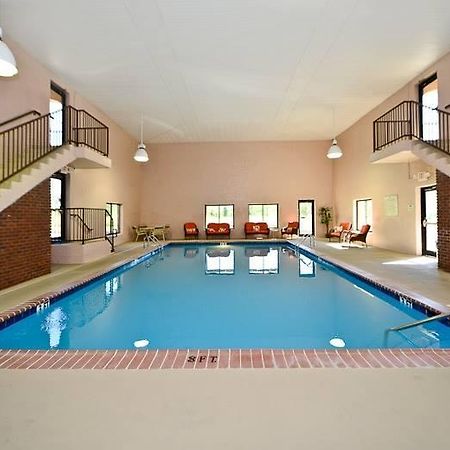 Manchester Heritage Inn & Suites Экстерьер фото