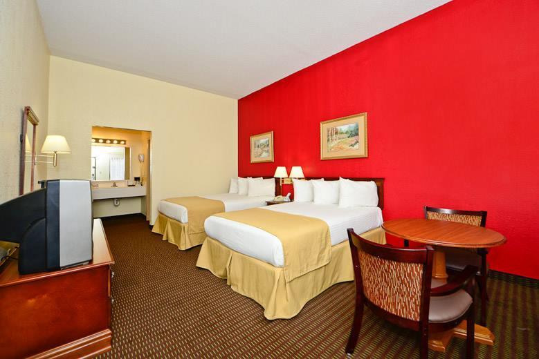 Manchester Heritage Inn & Suites Экстерьер фото