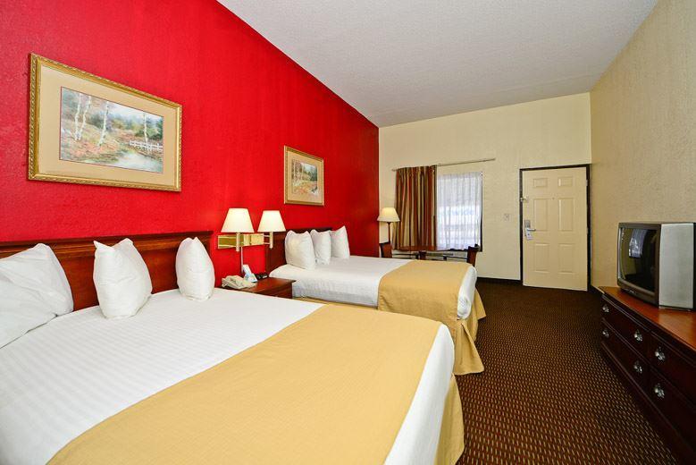 Manchester Heritage Inn & Suites Экстерьер фото