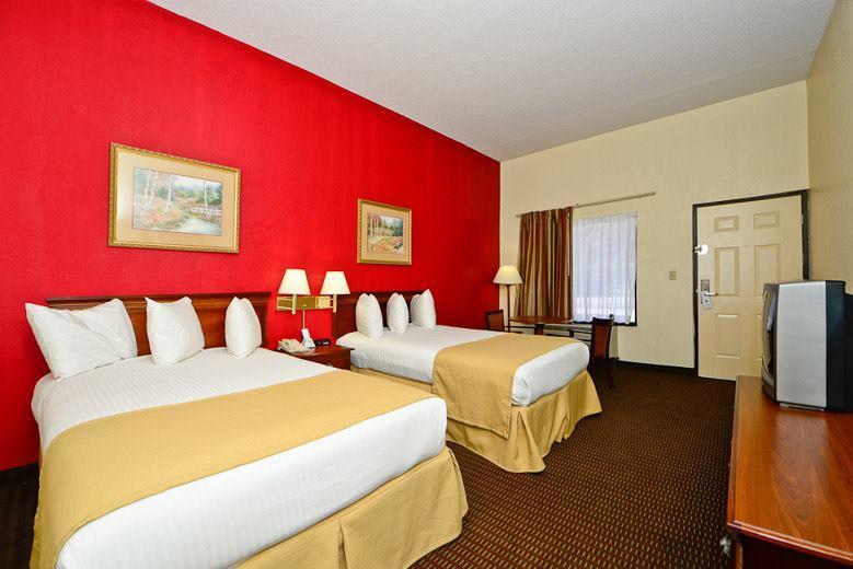Manchester Heritage Inn & Suites Экстерьер фото