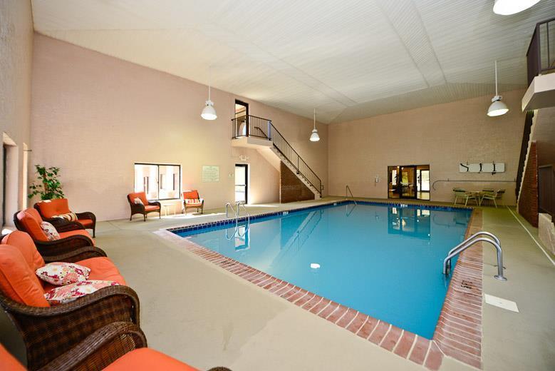 Manchester Heritage Inn & Suites Экстерьер фото